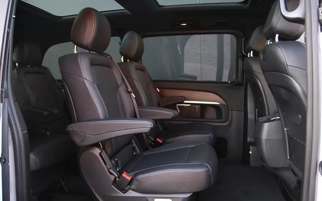 Mercedes-Benz Klasa V cena 246000 przebieg: 115000, rok produkcji 2017 z Olkusz małe 4